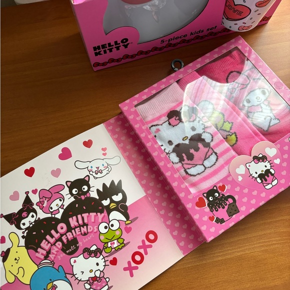 Hello Kitty 3 Piece Bundle - Picture 3 of 6